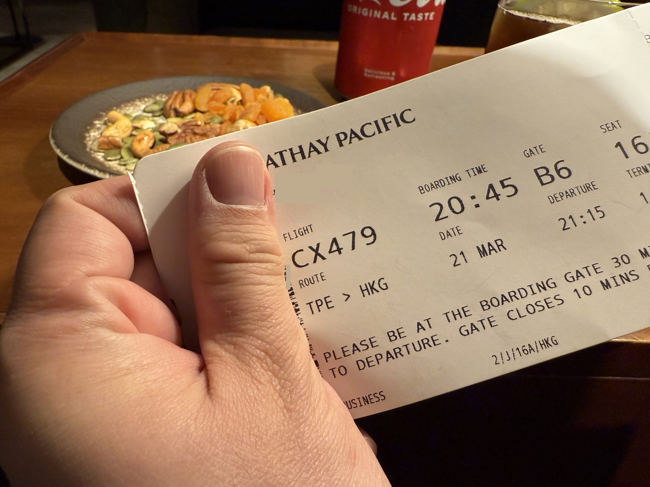 國泰航空銀卡修行(二)-修行Day 1：飛兩段、吃兩餐、睡一晚（還沒到）